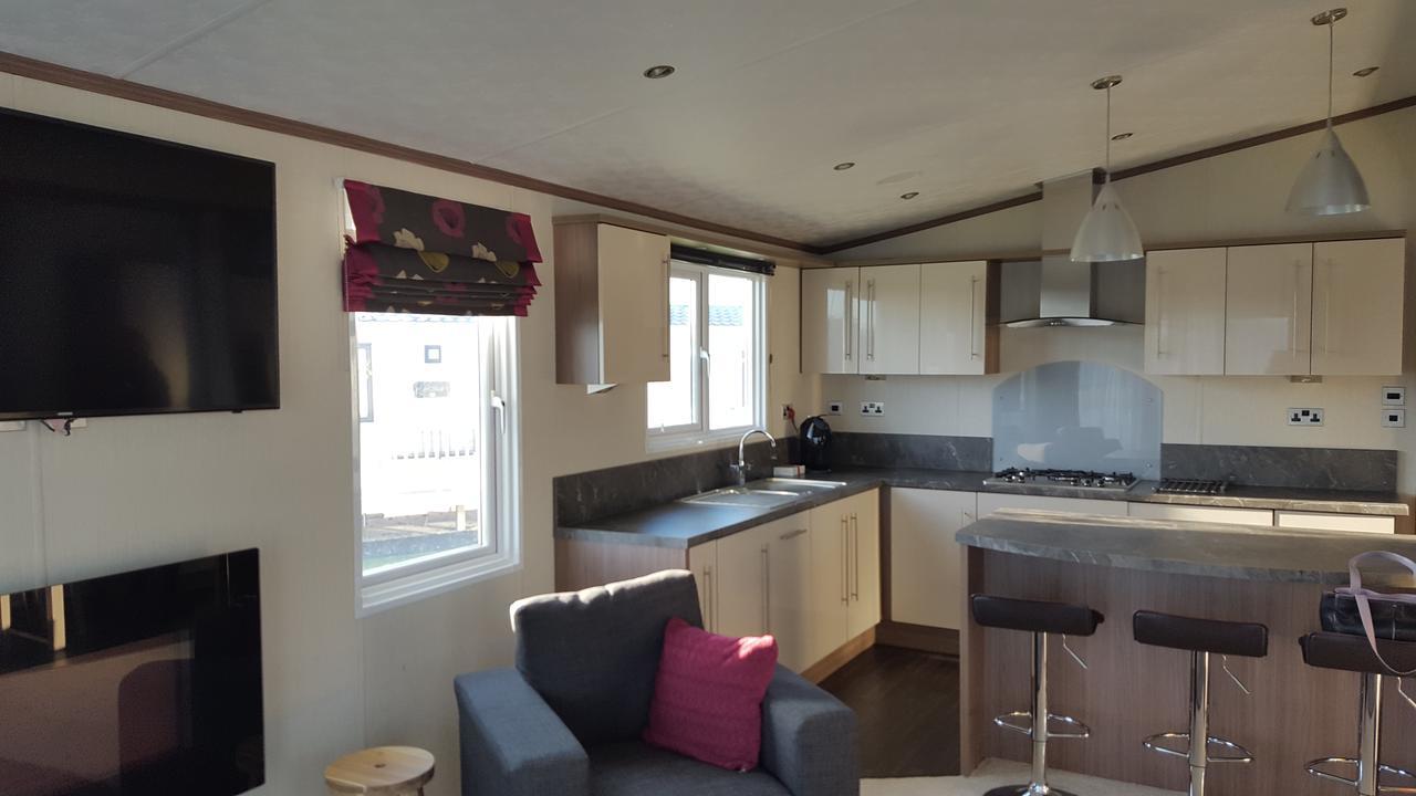 Luxury Lodge At Haggerston Castle Beal Екстериор снимка