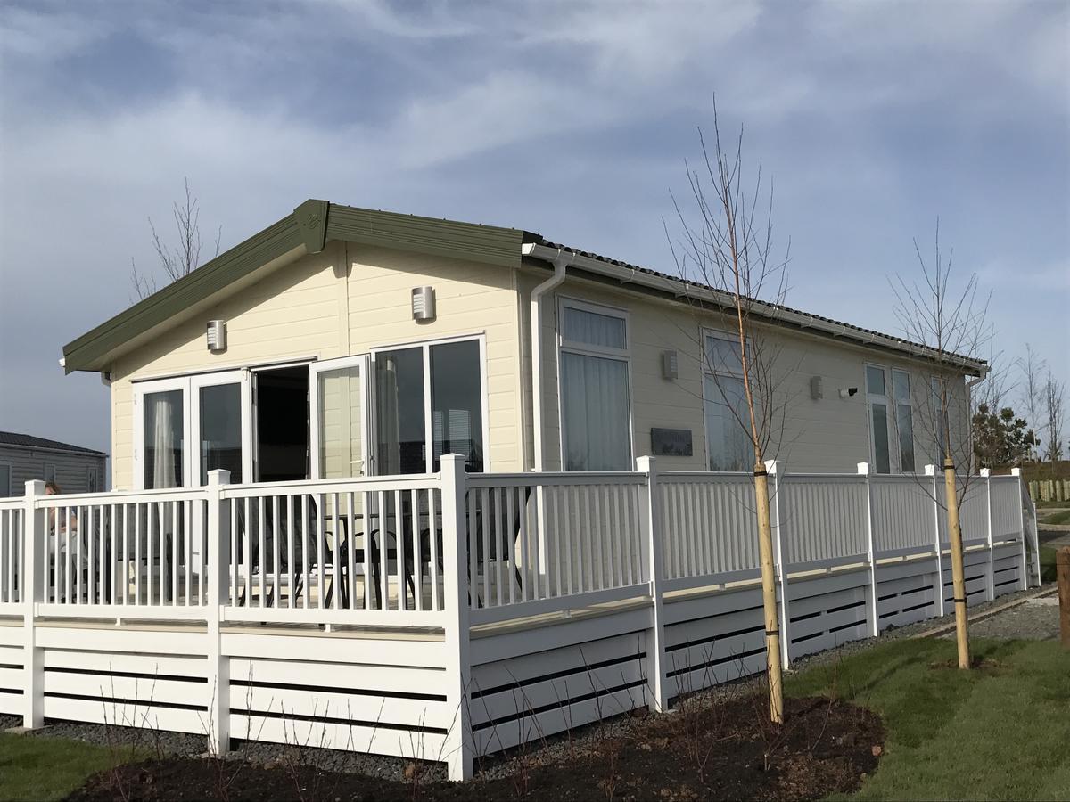 Luxury Lodge At Haggerston Castle Beal Екстериор снимка
